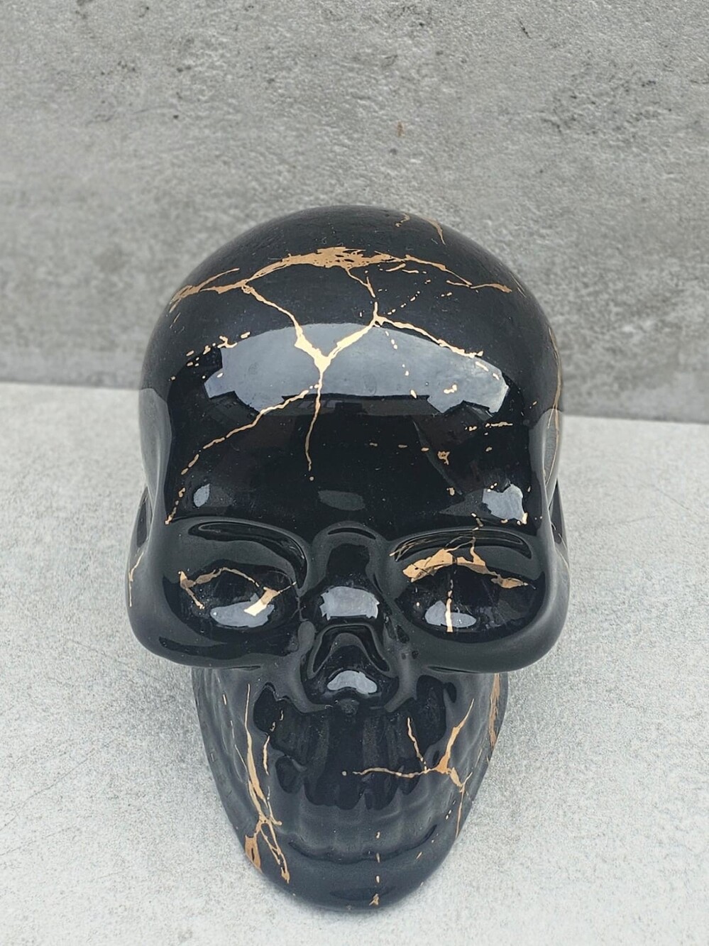 NWT Black & Gold Skull Halloween Decor Glossy Ceramic Gothic Skull Figurine - Picture 2 of 5
